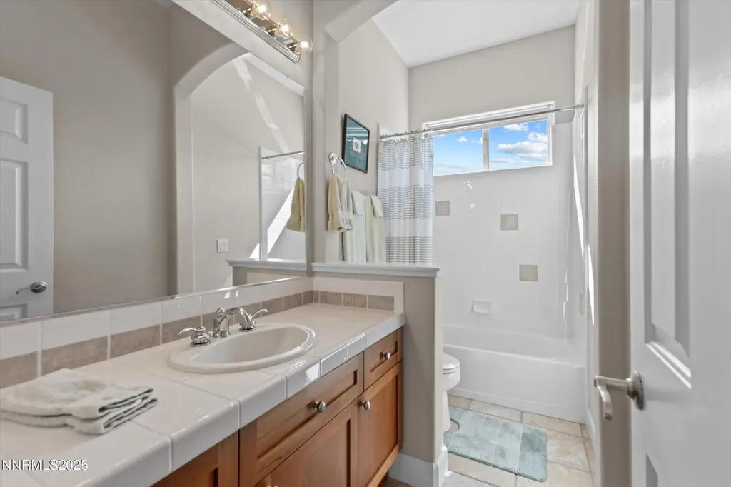 4450 Desert Vista Sparks NV 89436