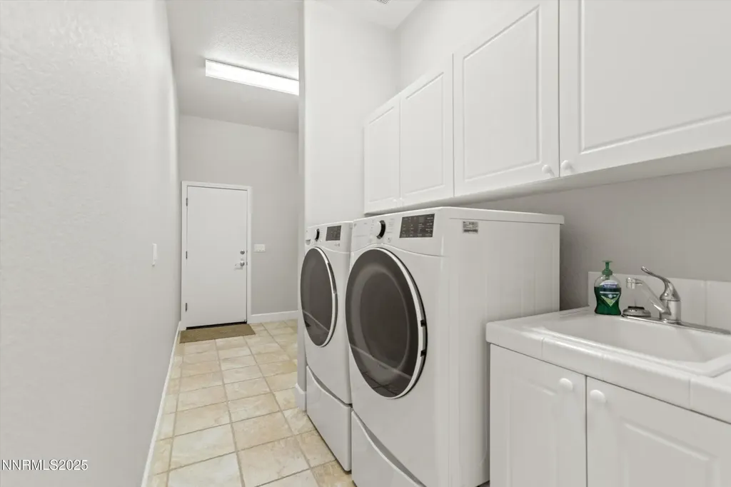 4450 Desert Vista Sparks NV 89436