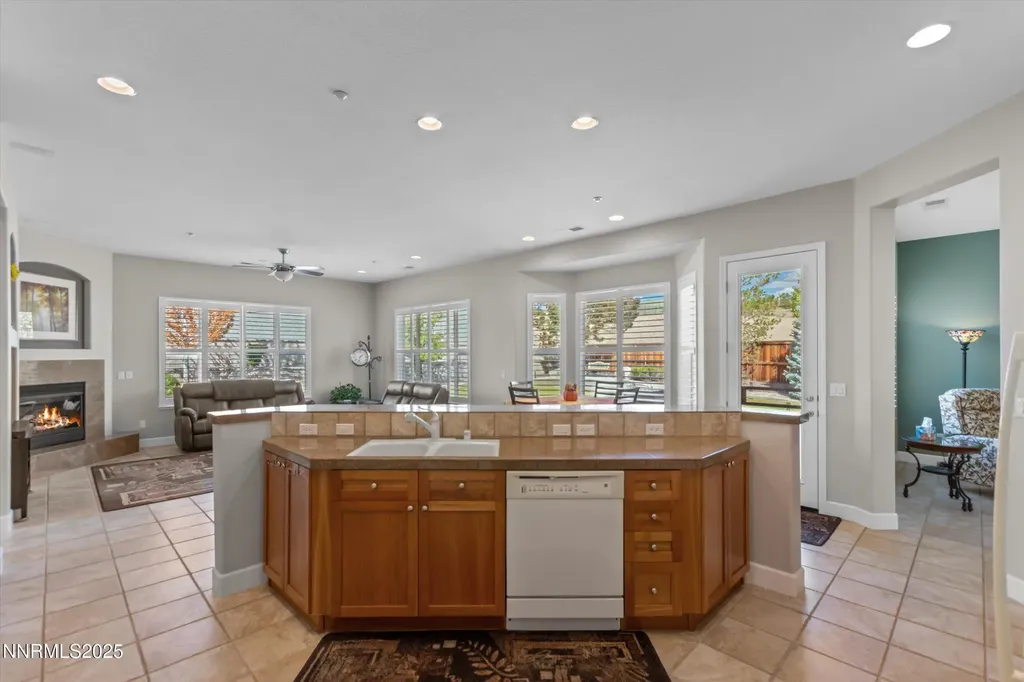 4450 Desert Vista Sparks NV 89436