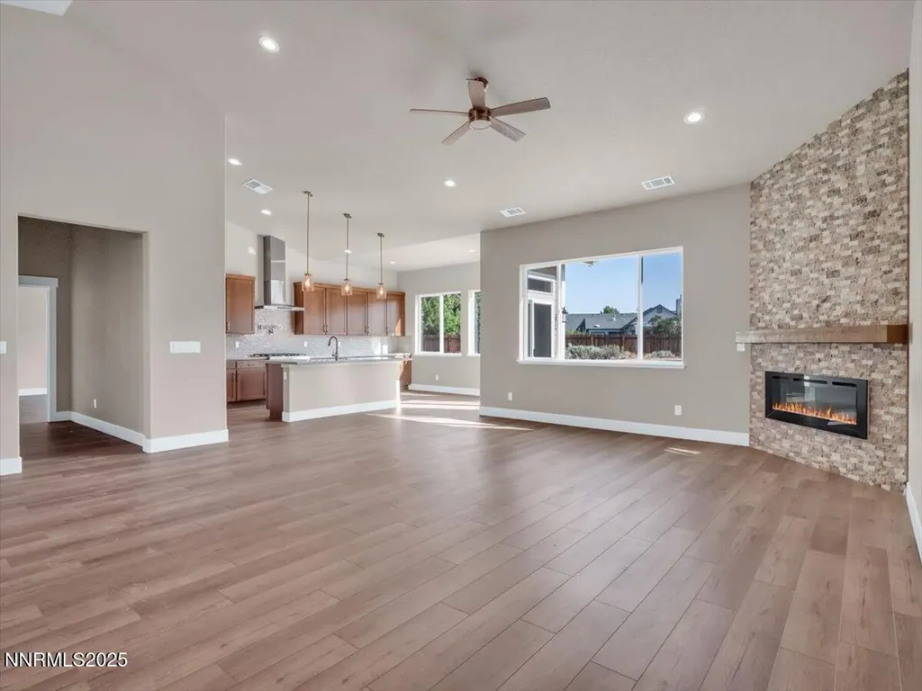 2765 Squires Minden NV 89423