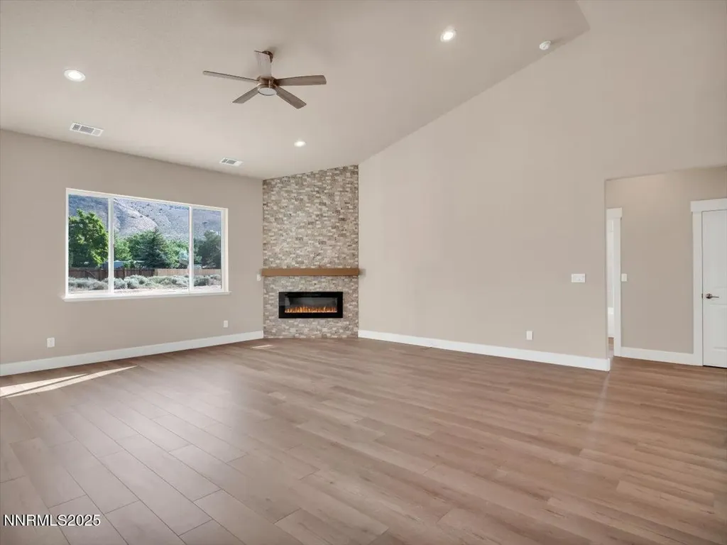 2765 Squires Minden NV 89423