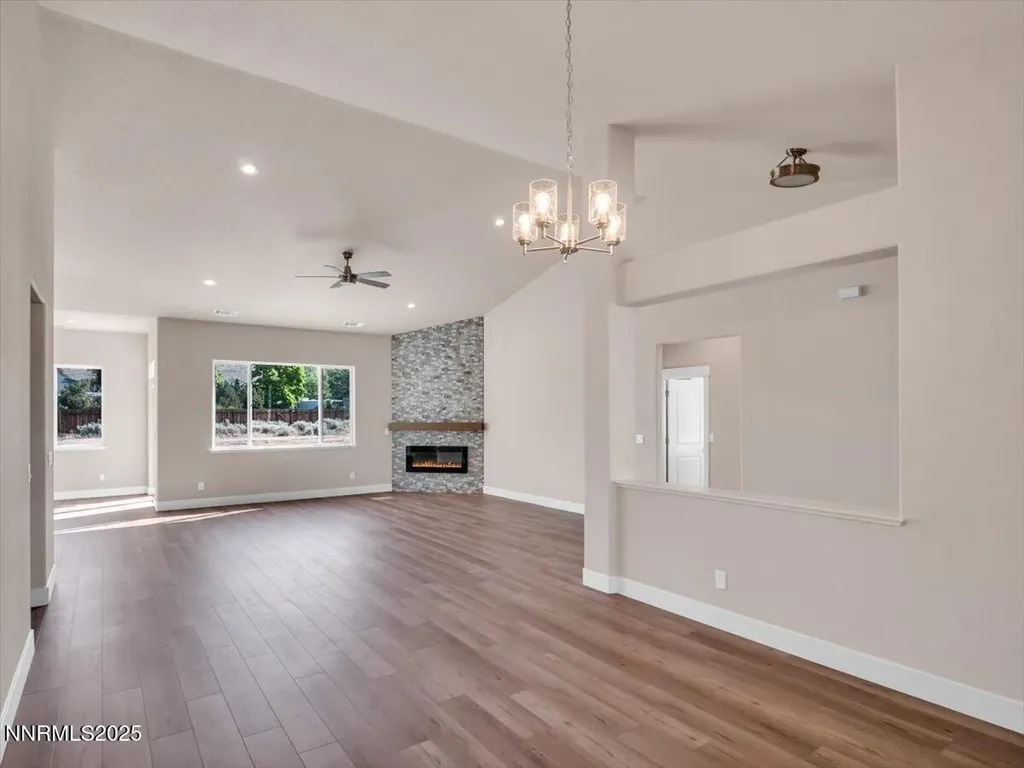 2765 Squires Minden NV 89423