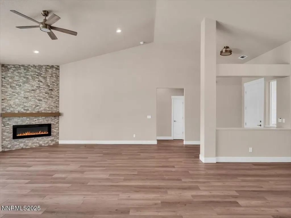 2765 Squires Minden NV 89423