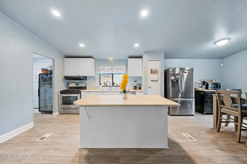 2735 Daffodil Reno NV 89512