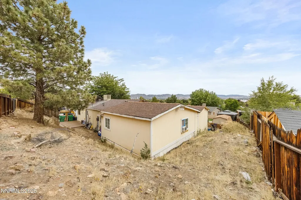 2735 Daffodil Reno NV 89512