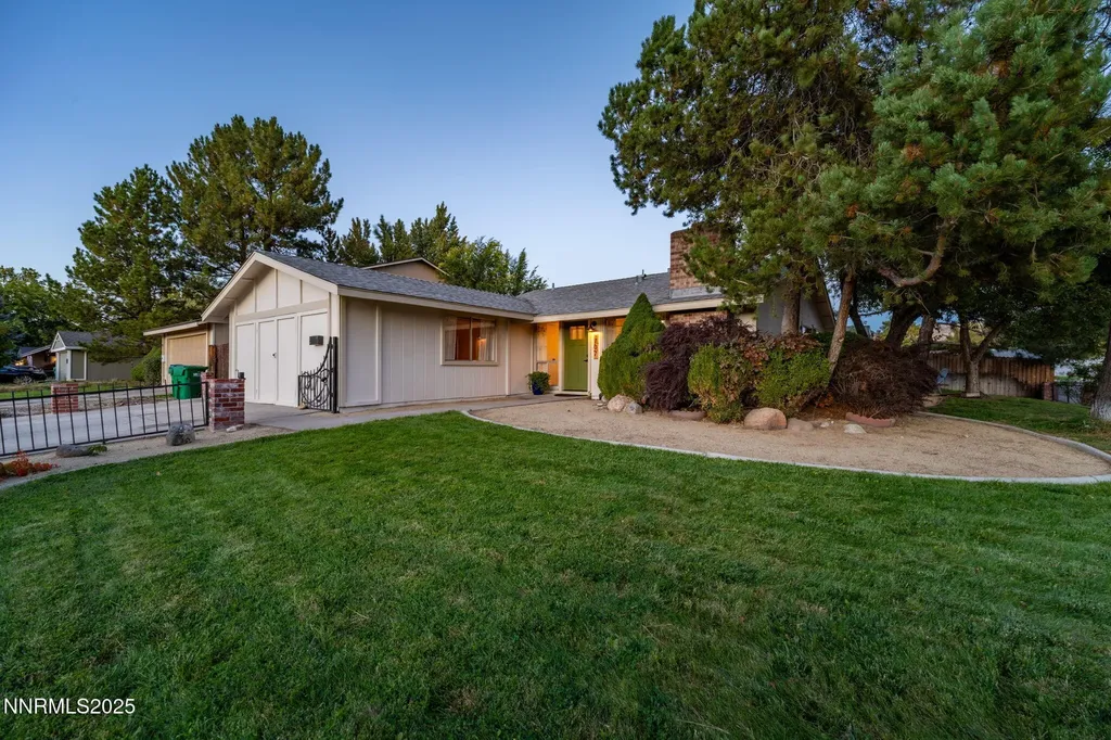 707 Glen Meadow Sparks NV 89434