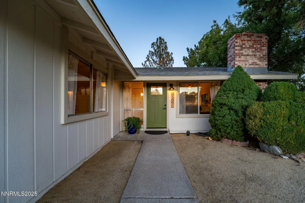 707 Glen Meadow Sparks NV 89434