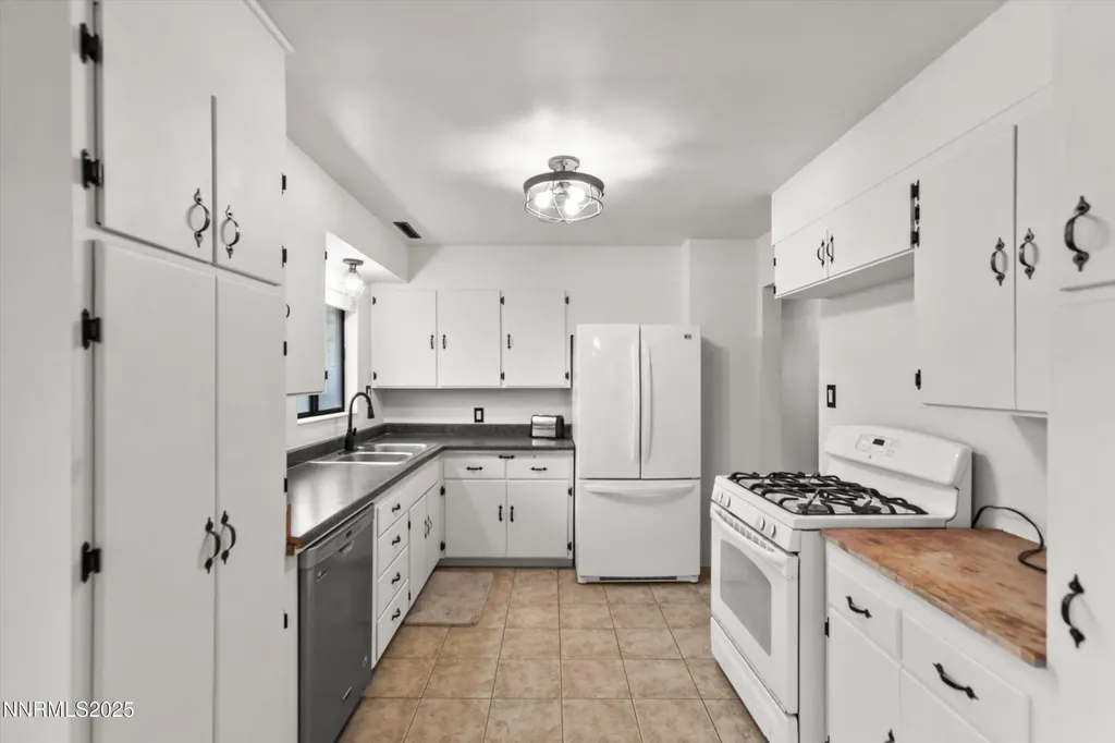 11360 Fir Reno NV 89506