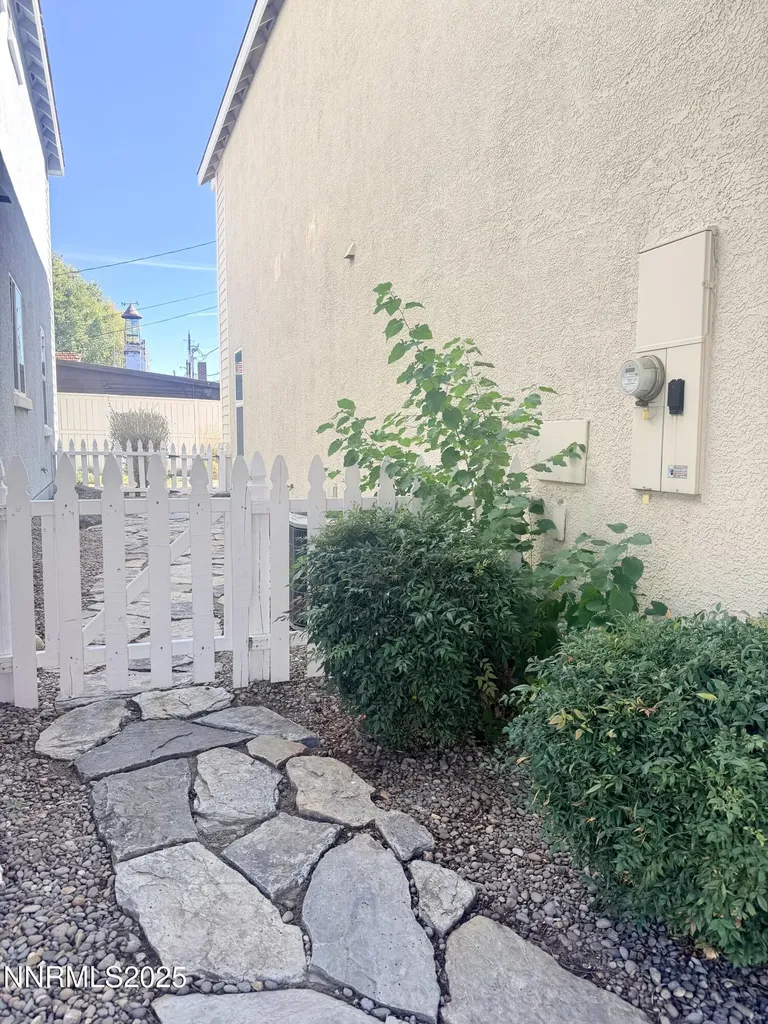 2040 Alamo Square Reno NV 89509