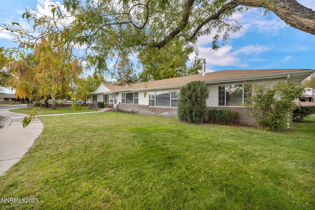 307 California Yerington NV 89447