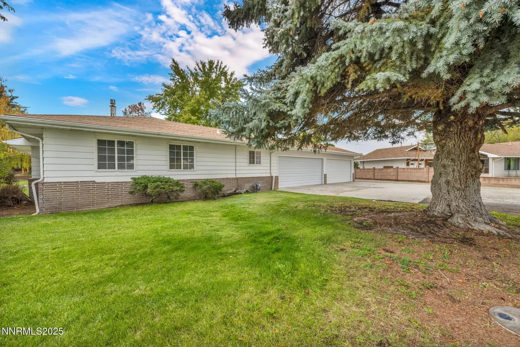 307 California Yerington NV 89447