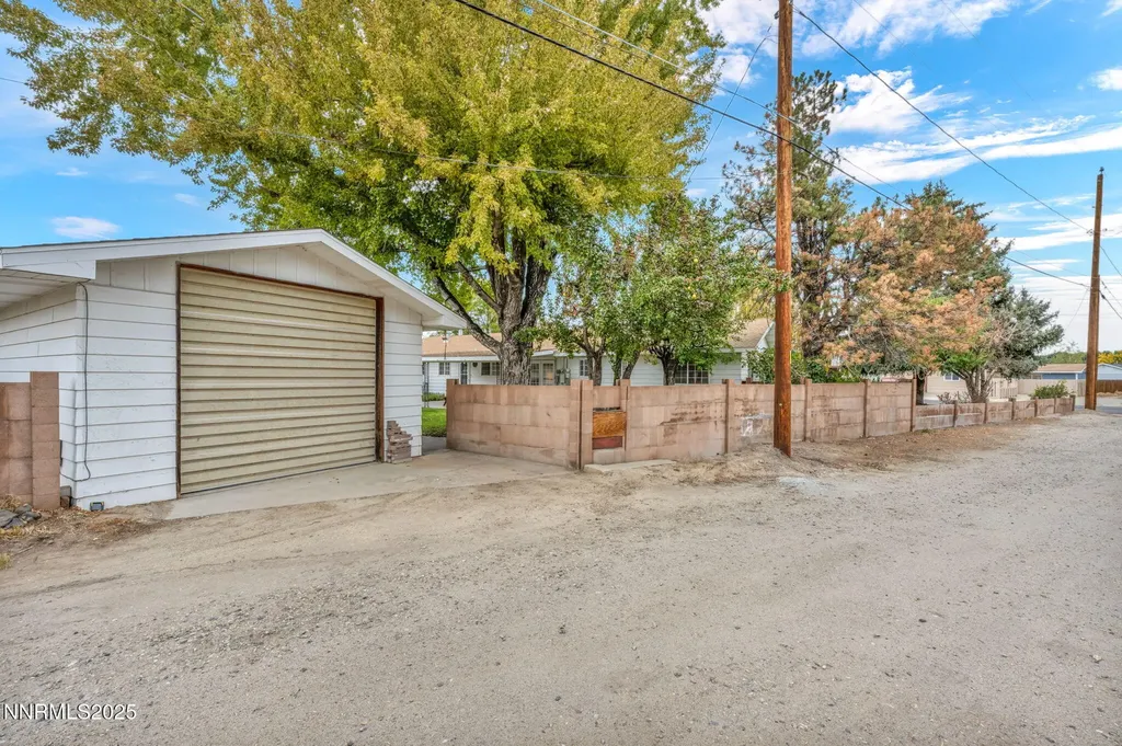 307 California Yerington NV 89447