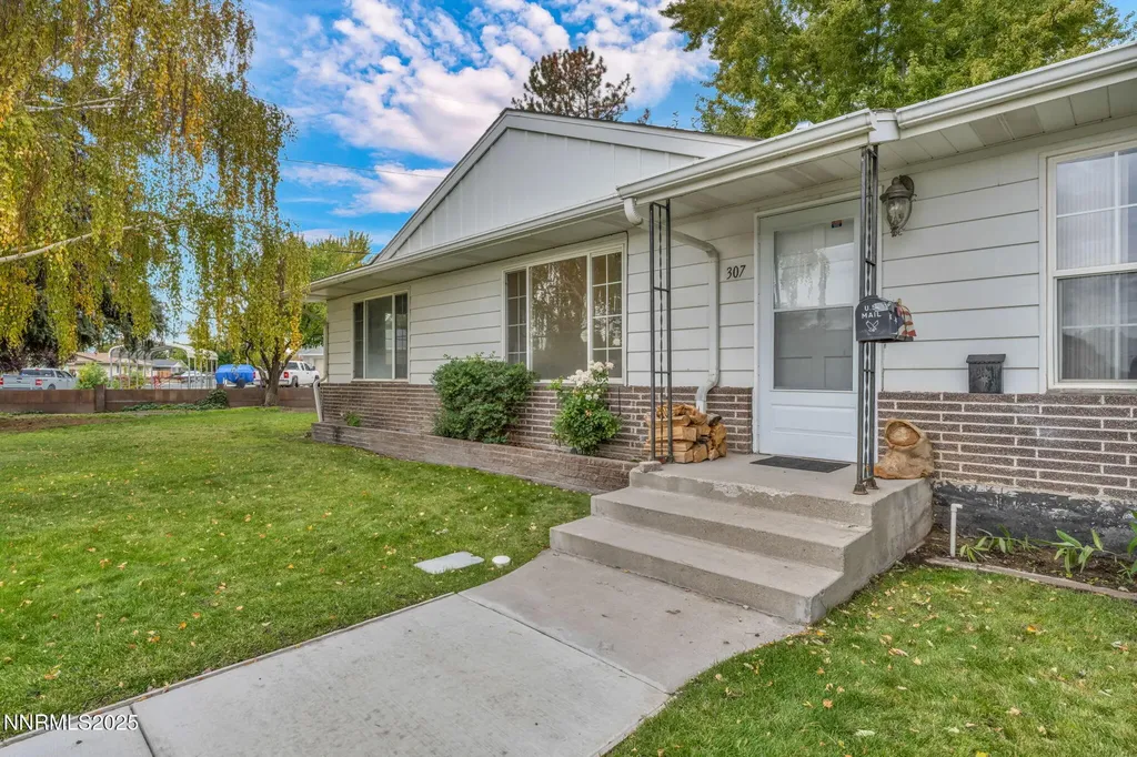 307 California Yerington NV 89447