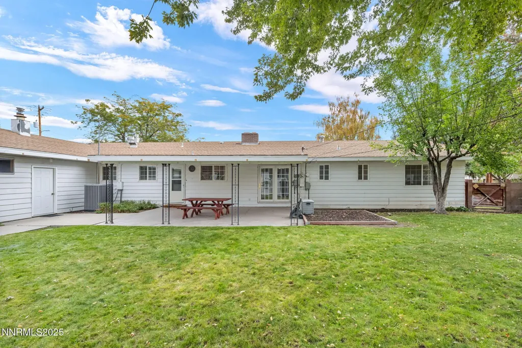 307 California Yerington NV 89447