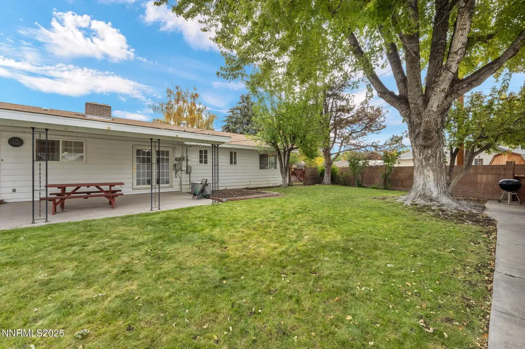 307 California Yerington NV 89447