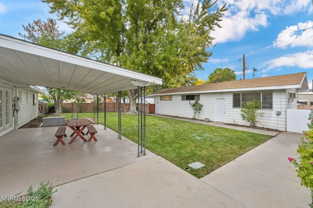307 California Yerington NV 89447