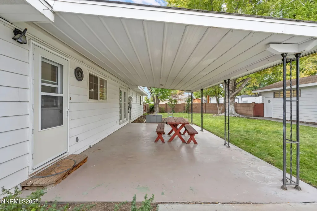 307 California Yerington NV 89447