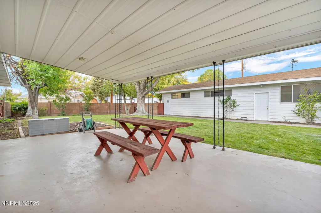 307 California Yerington NV 89447