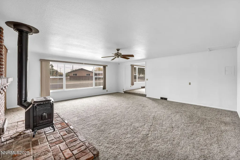 307 California Yerington NV 89447