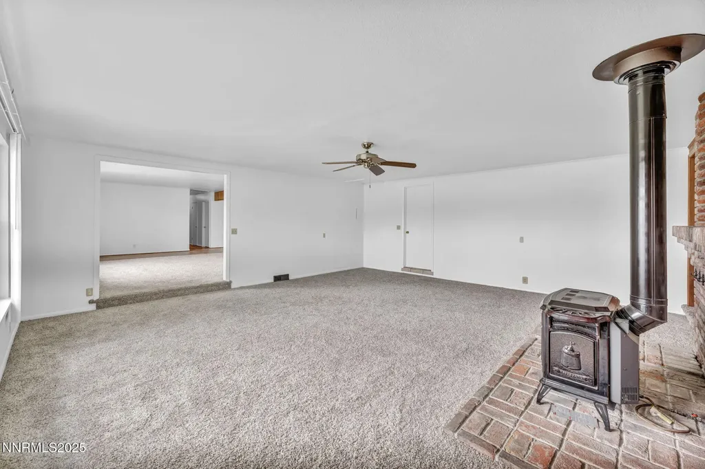 307 California Yerington NV 89447