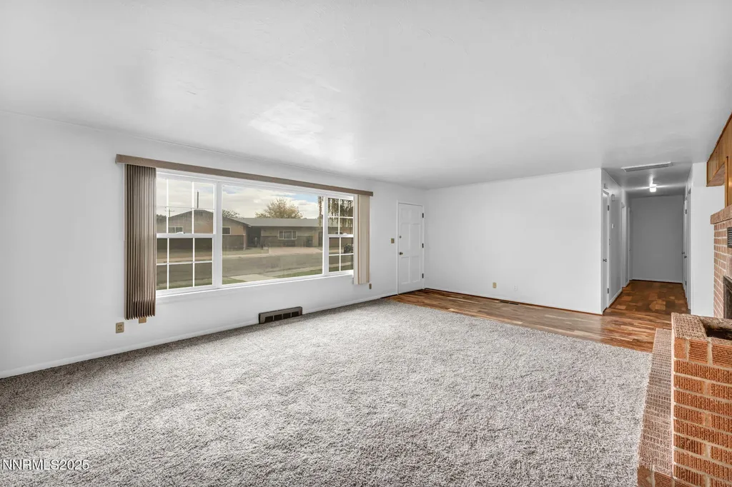 307 California Yerington NV 89447