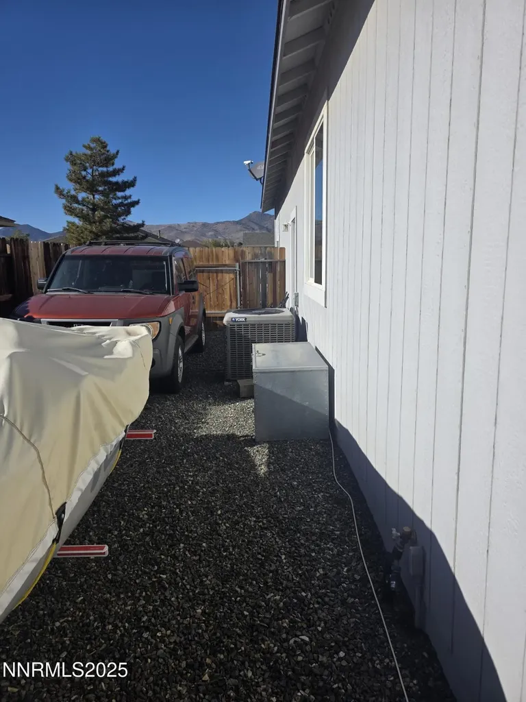 1145 Cheatgrass Dayton NV 89403