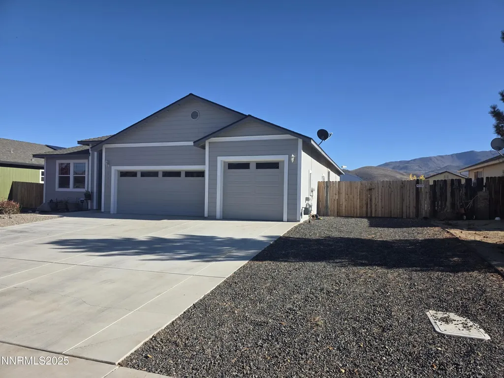 1145 Cheatgrass Dayton NV 89403