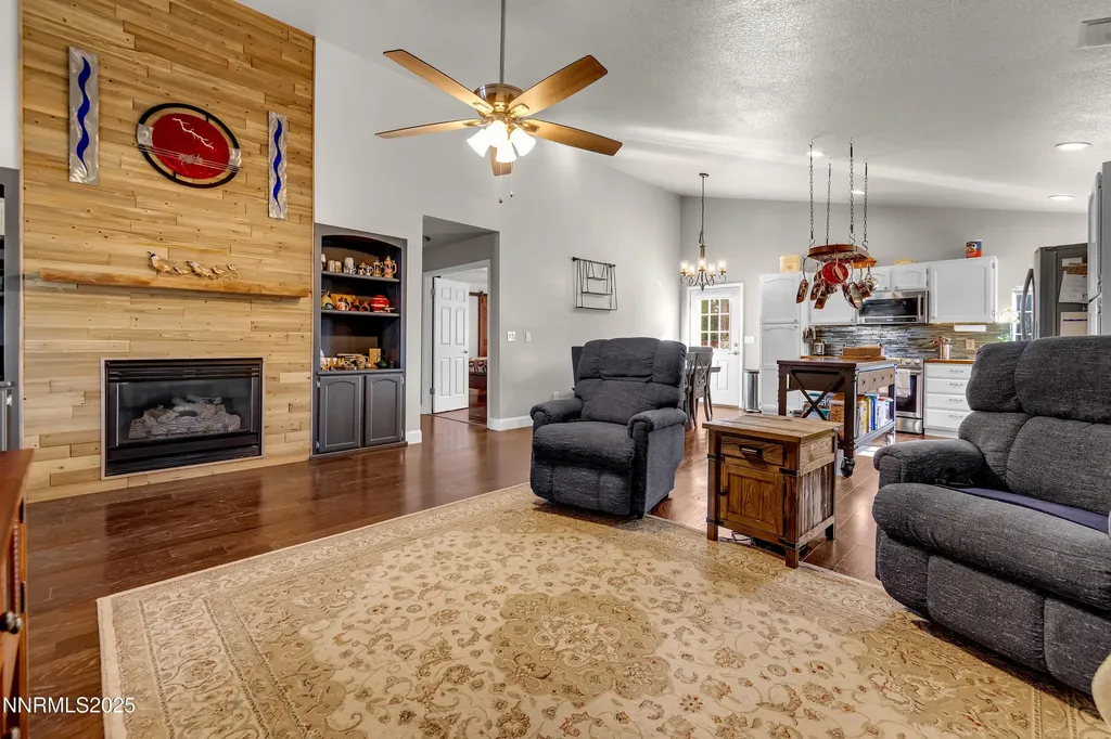 1077 Deena Fallon NV 89406