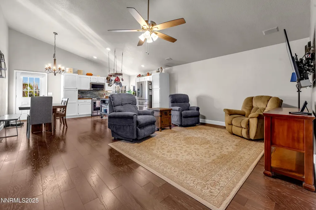 1077 Deena Fallon NV 89406