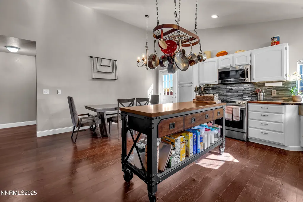 1077 Deena Fallon NV 89406