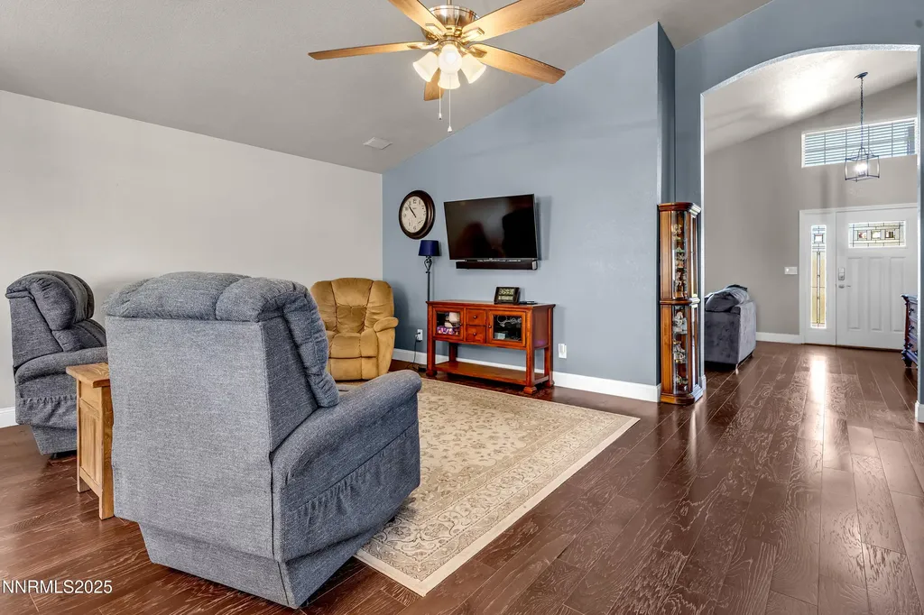 1077 Deena Fallon NV 89406