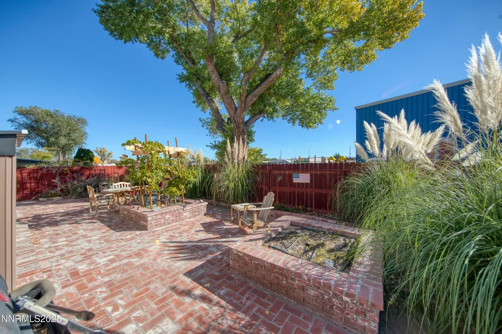 1077 Deena Fallon NV 89406