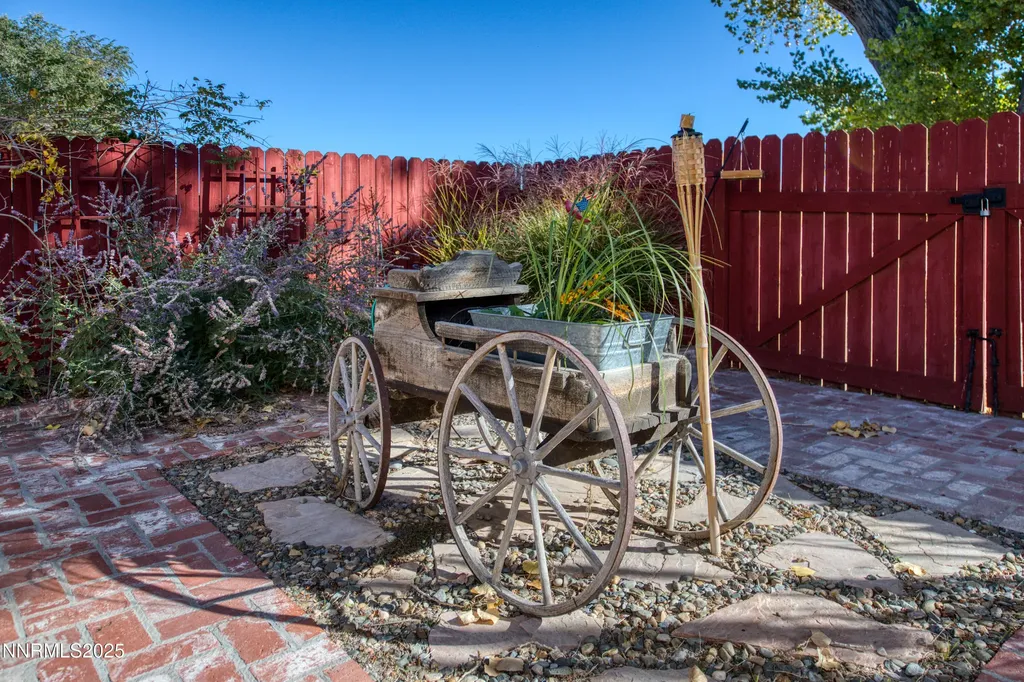 1077 Deena Fallon NV 89406