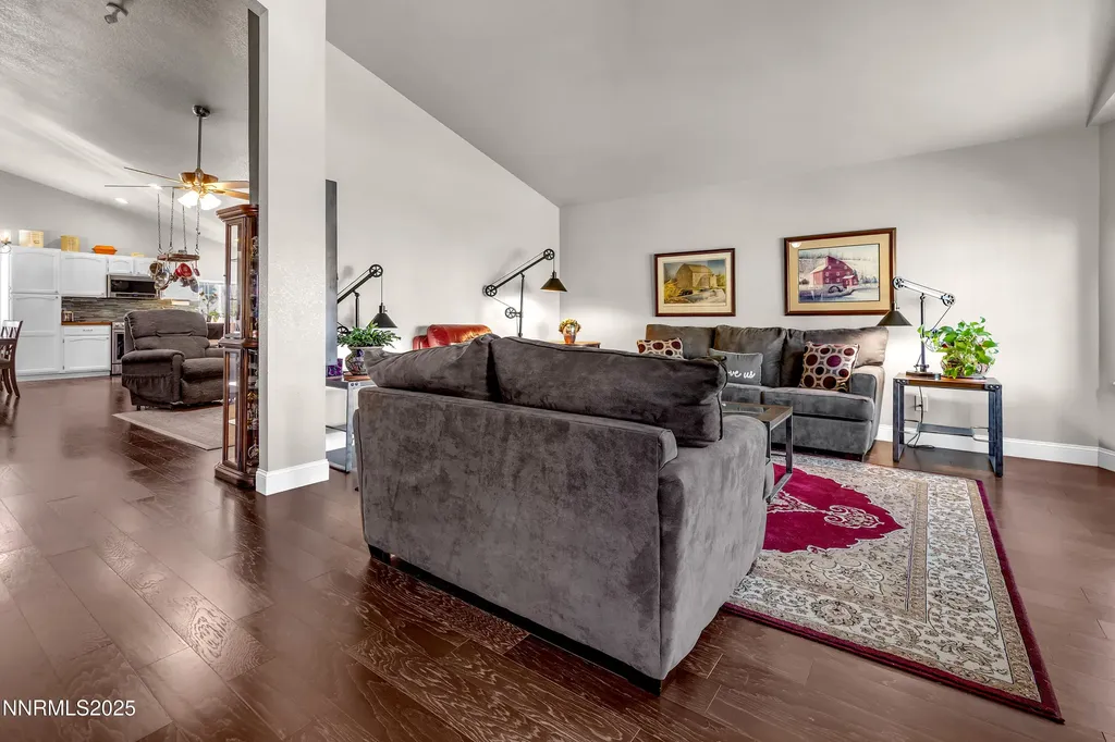 1077 Deena Fallon NV 89406