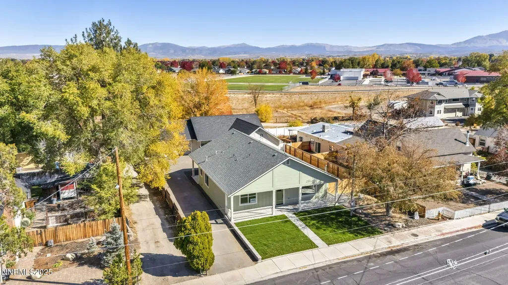 1421 Mission Gardnerville NV 89410