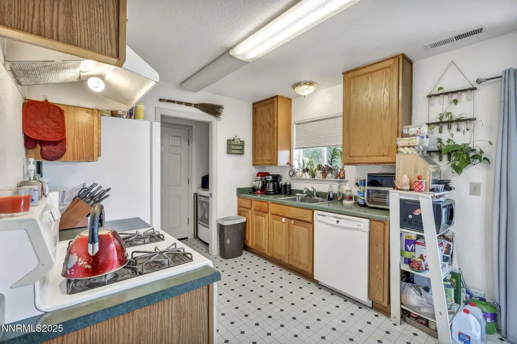 1421 Mission Gardnerville NV 89410