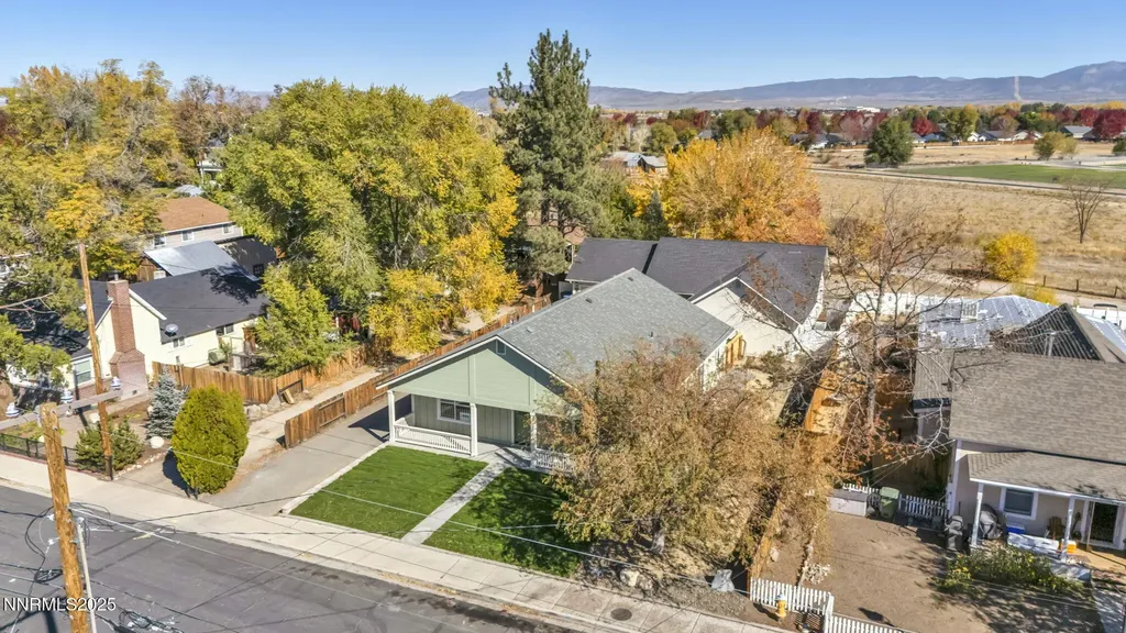 1421 Mission Gardnerville NV 89410