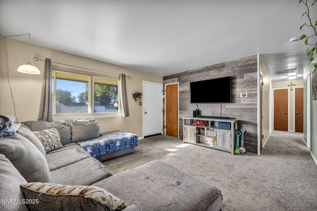 1780 Greenbrae Sparks NV 89431