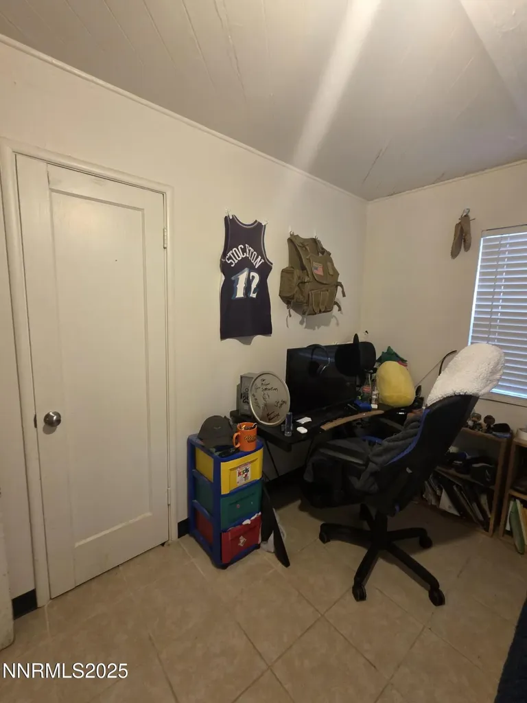 107 English Hawthorne NV 89415