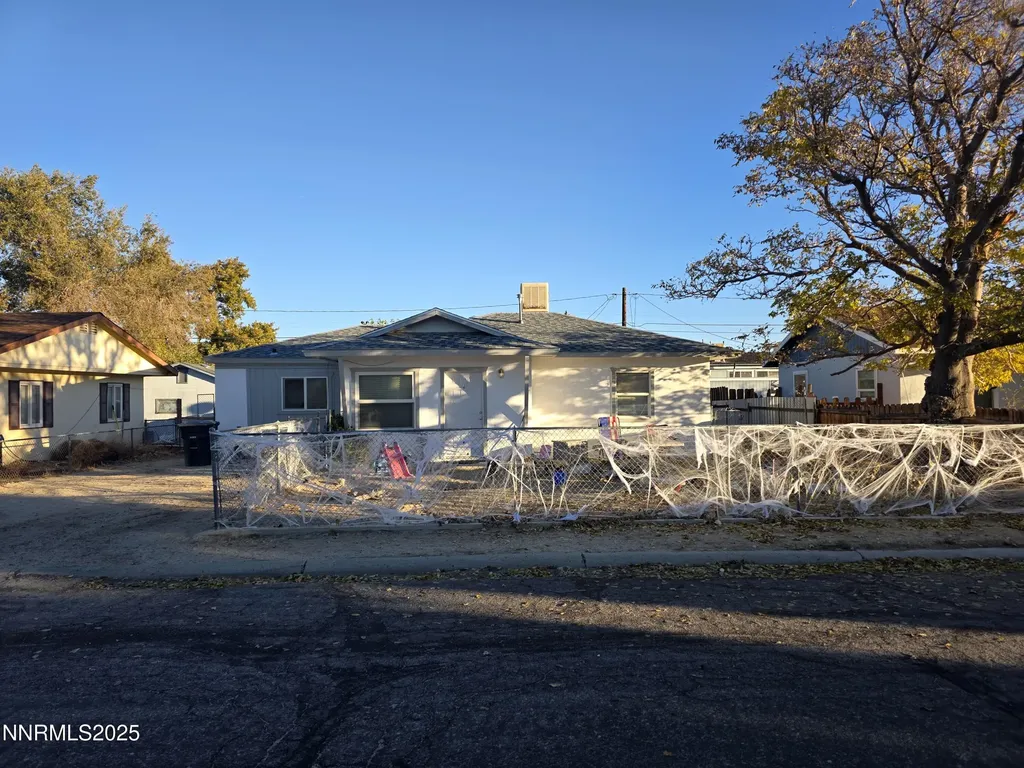 107 English Hawthorne NV 89415