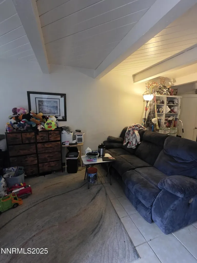 107 English Hawthorne NV 89415