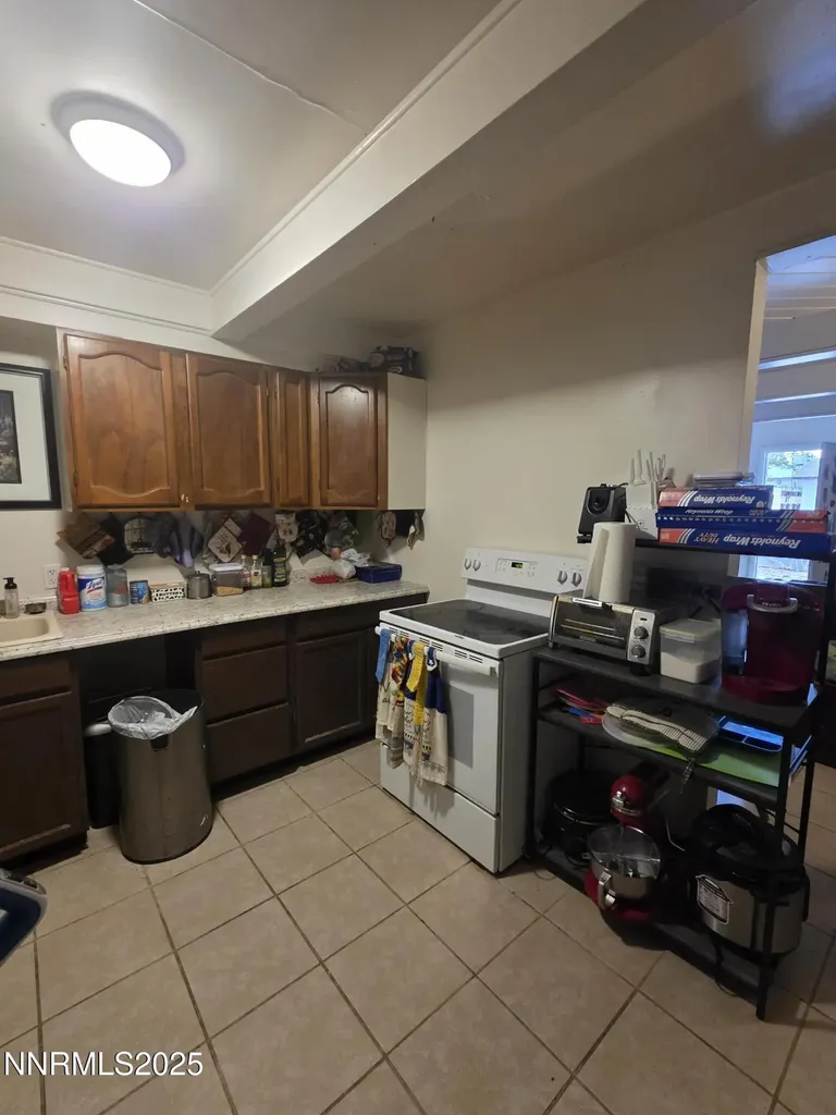107 English Hawthorne NV 89415