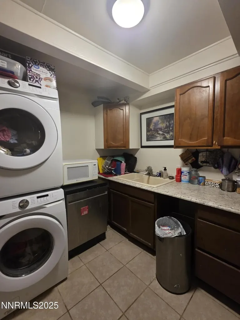 107 English Hawthorne NV 89415