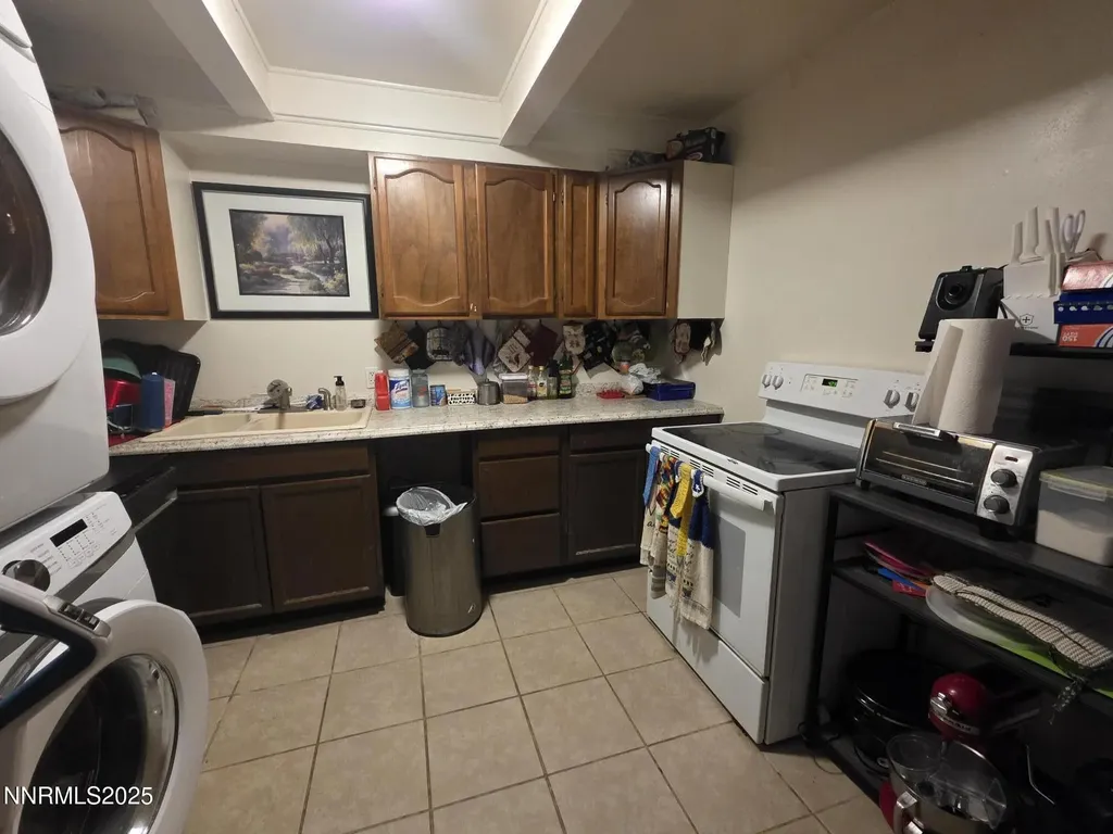 107 English Hawthorne NV 89415