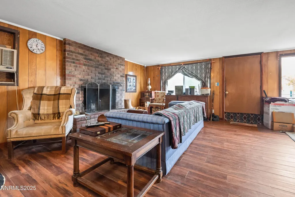 752 D Hawthorne NV 89415