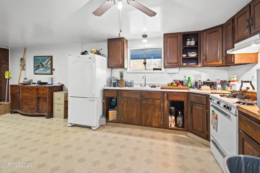 752 D Hawthorne NV 89415