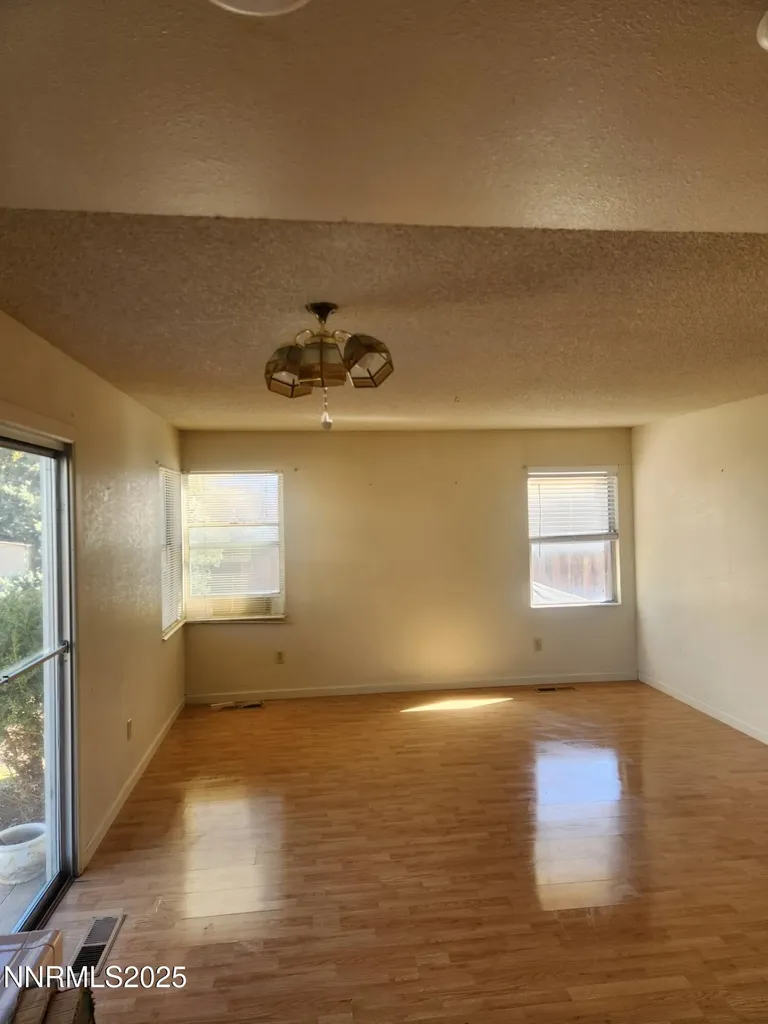 7663 Crystal Shores Reno NV 89506