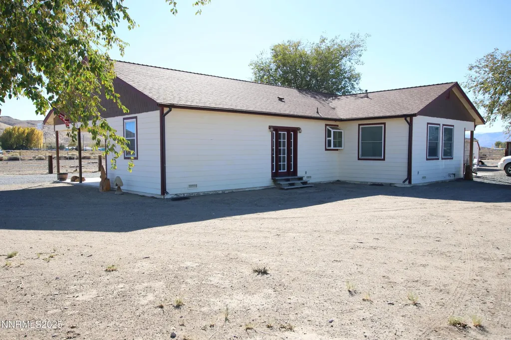 15 Brown Yerington NV 89447