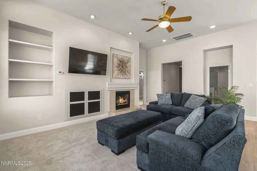10145 Donner Peak Reno NV 89521