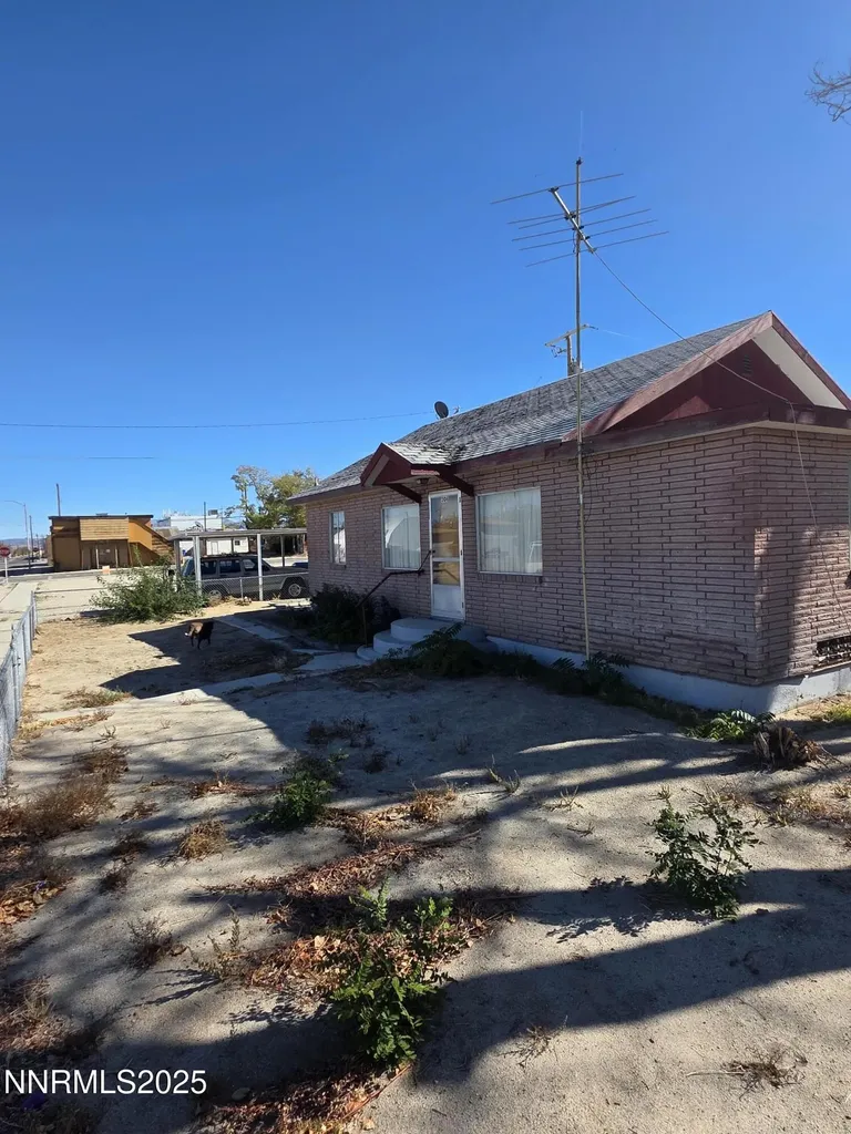 306 6th Hawthorne NV 89415